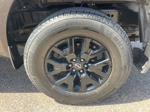 Certified 2023 Nissan Frontier SV w/ Midnight Edition Package AWD/4WD image 17