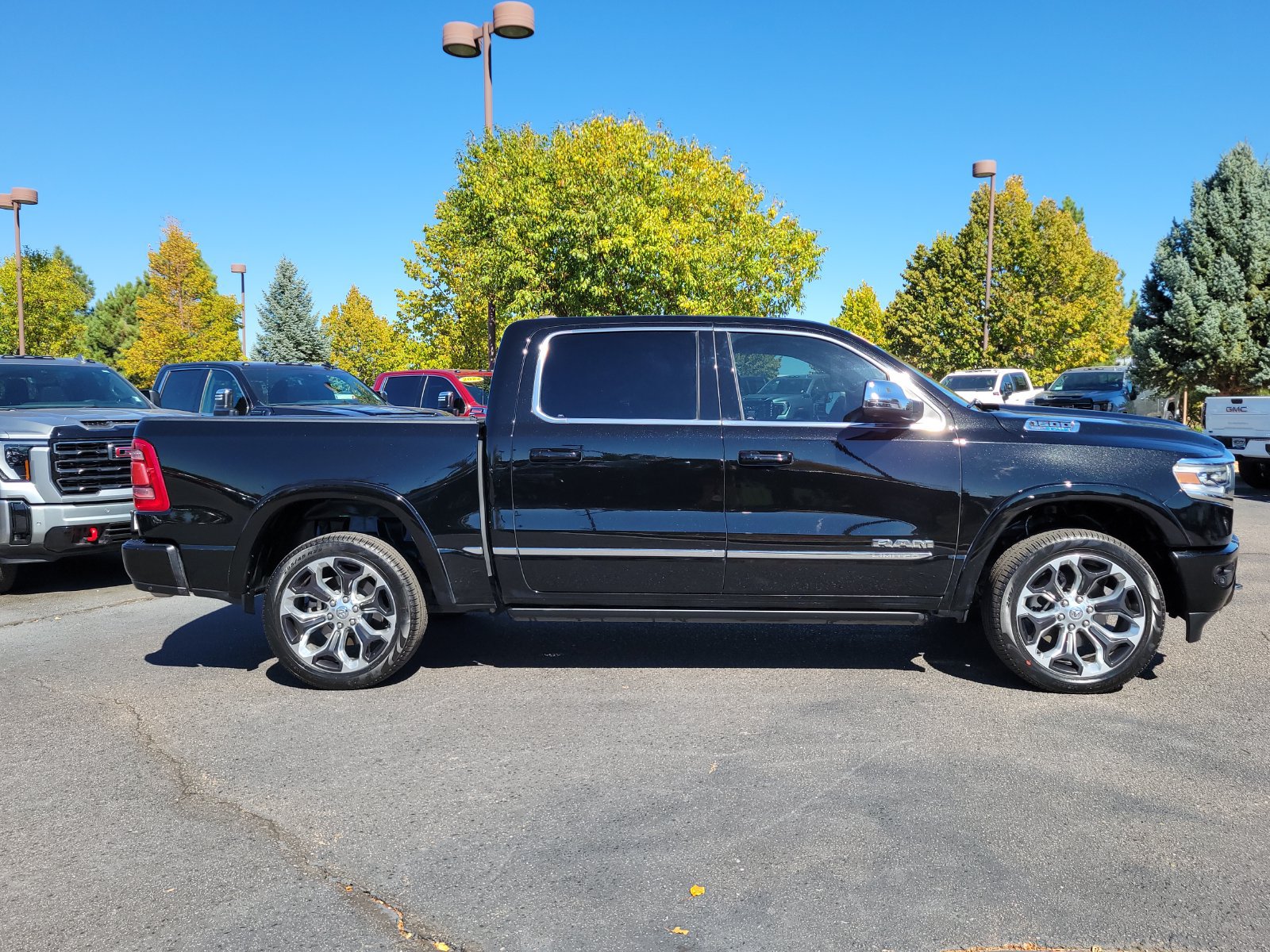 Used 2023 RAM 1500 Limited AWD/4WD image 2