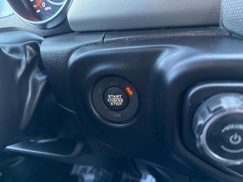 Certified 2022 Jeep Gladiator Sport image 22