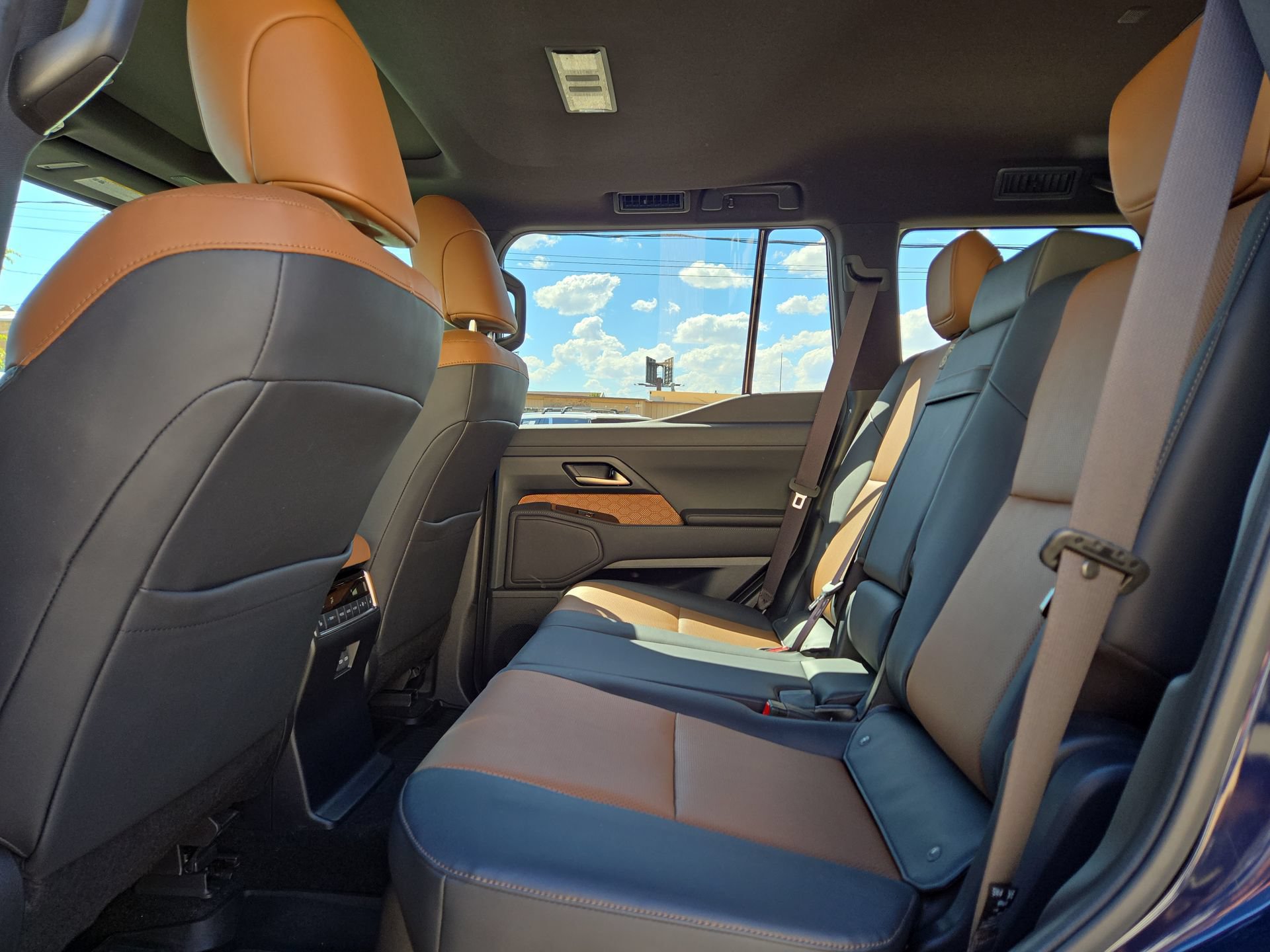 Certified 2024 Lexus GX 550 w/ Accessory Package (2T) AWD/4WD image 13