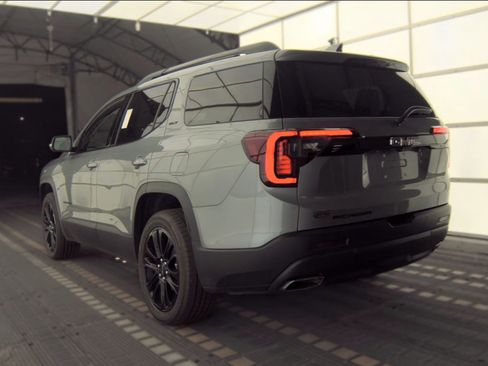 Used 2023 GMC Acadia SLT w/ Elevation Edition FWD image 4