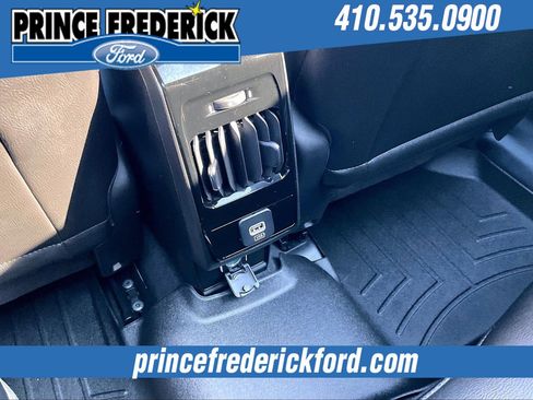 Used 2024 Jeep Compass Latitude w/ Sun and Sound Group image 32