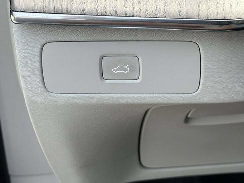 Used 2023 Volvo XC90 B6 Plus w/ Protection Package Premier AWD/4WD image 16