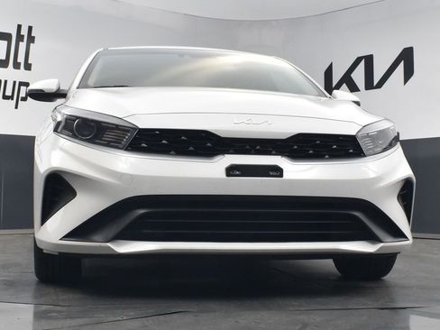 Certified 2023 Kia Forte LXS w/ LXS Technology Package FWD image 24
