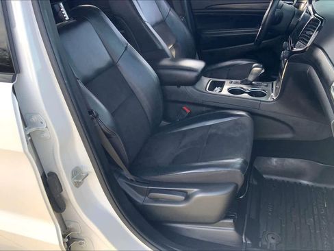 Used 2021 Jeep Grand Cherokee Laredo X image 9