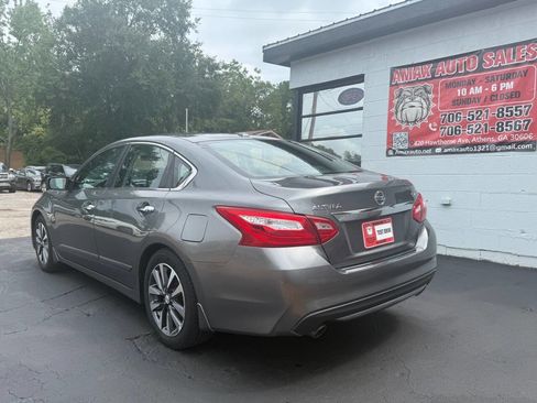 Used 2016 Nissan Altima 2.5 SV image 4