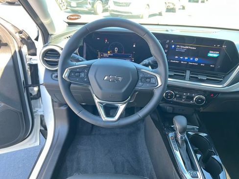 Certified 2024 Chevrolet Trax ACTIV w/ Sunroof Package FWD image 17