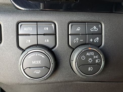 Used 2026 Chevrolet Silverado 2500 ZR2 AWD/4WD image 34