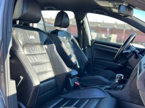 Used 2016 Volkswagen Golf 4-Door image 25