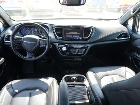 Used 2021 Chrysler Pacifica Touring-L w/ S Appearance Package FWD image 25