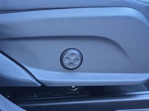 Certified 2021 Mercedes-Benz GLC 300 4MATIC image 33