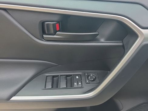Used 2025 Toyota RAV4 LE image 20