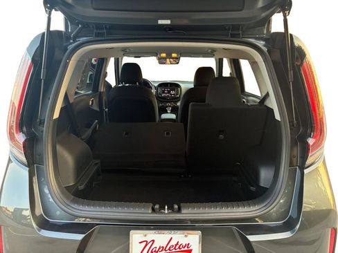 Used 2025 Kia Soul LX w/ LX Technology Package FWD image 25