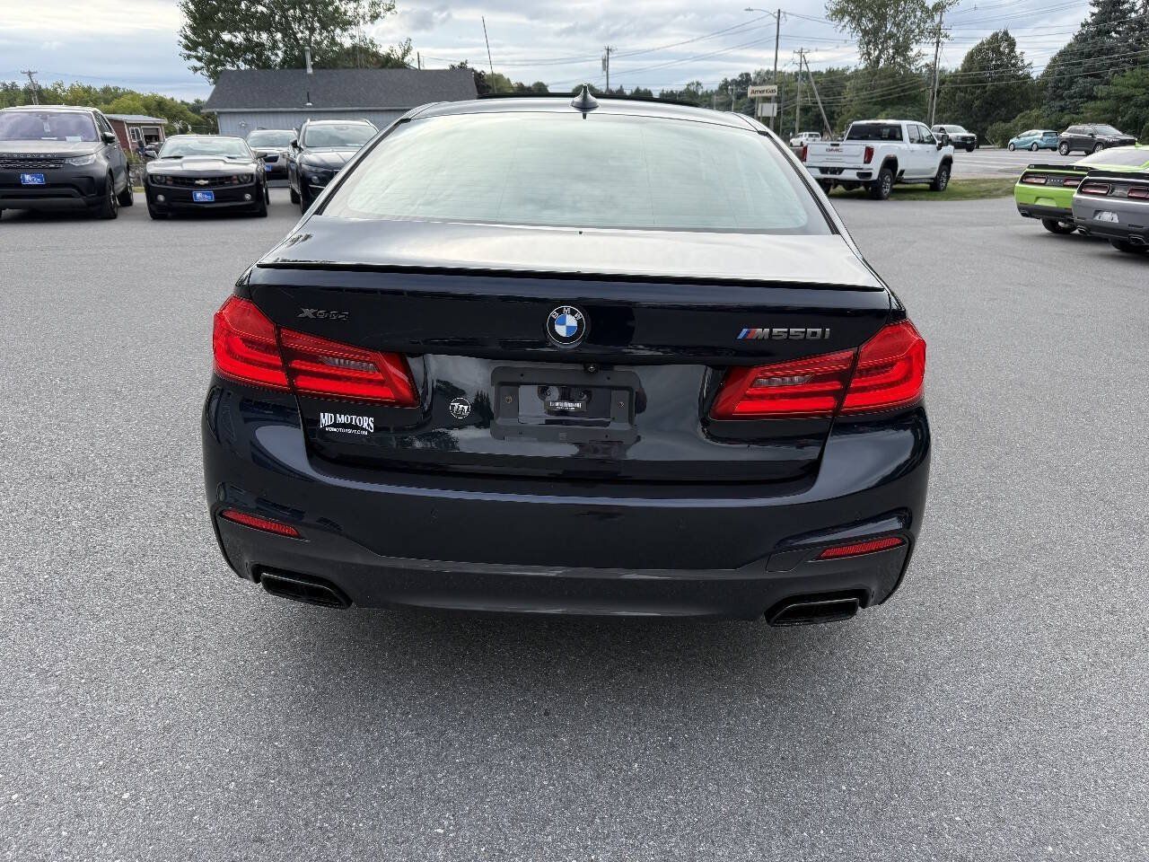 Used 2019 BMW M550i xDrive w/ Dynamic Handling Package AWD/4WD image 10