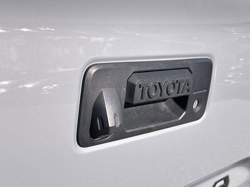 Used 2021 Toyota Tacoma 4x4 Double Cab image 10