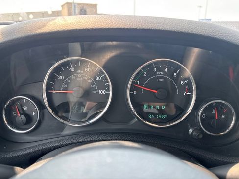 Used 2017 Jeep Wrangler Unlimited Sahara w/ Connectivity Group AWD/4WD image 19