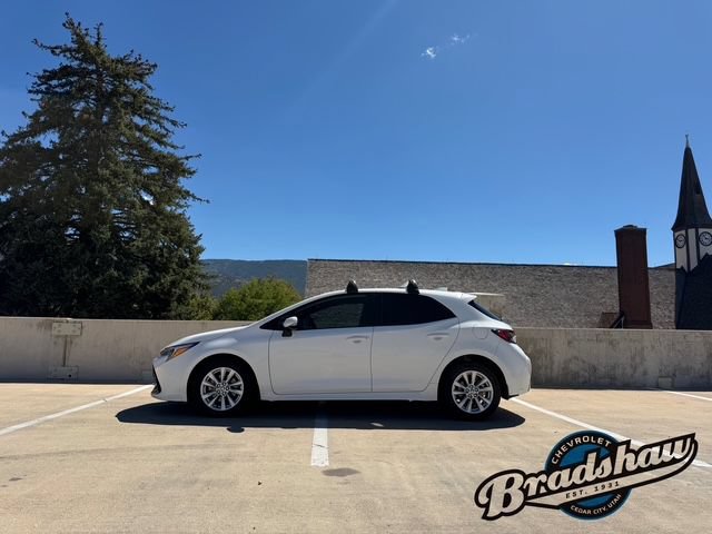 Used 2024 Toyota Corolla SE w/ SE Package FWD image 4