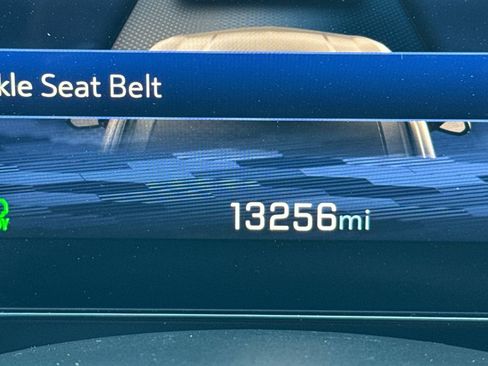 Used 2025 Chevrolet Equinox EV LT w/ Convenience Package image 3