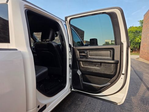 Used 2022 RAM 3500 Tradesman w/ Chrome Appearance Group AWD/4WD image 24