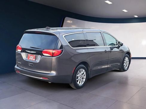 Used 2023 Chrysler Voyager LX FWD image 2