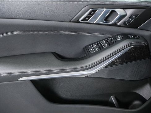 Used 2023 BMW X5 xDrive40i w/ Premium Package image 11