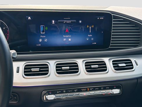 Used 2024 Mercedes-Benz GLS 450 4MATIC image 30