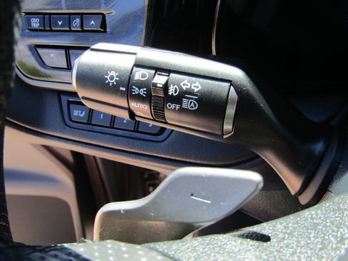 Used 2025 Lexus TX 500h AWD w/ Technology Package image 34