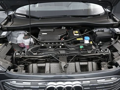 Used 2023 Audi Q4 e-tron Premium Plus w/ Premium Plus image 37