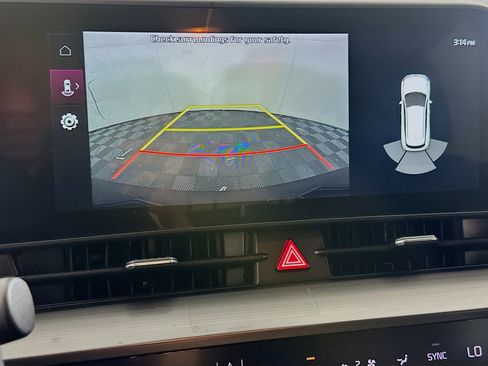 Used 2023 Kia Sportage EX image 23