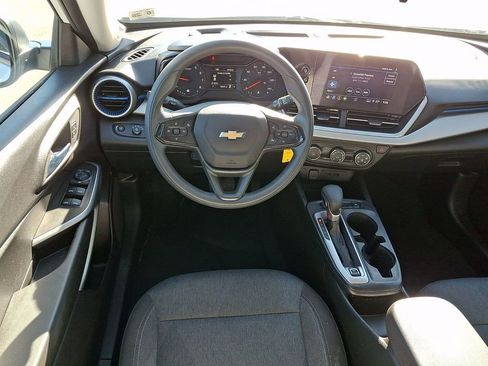Used 2024 Chevrolet Trax LS image 17