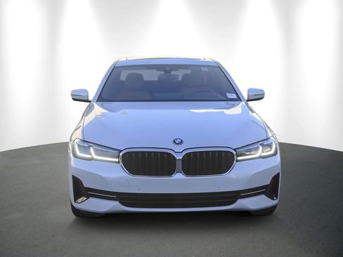 Certified 2023 BMW 530e w/ Convenience Package image 2
