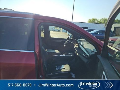 Certified 2026 Buick Enclave Preferred AWD/4WD image 5