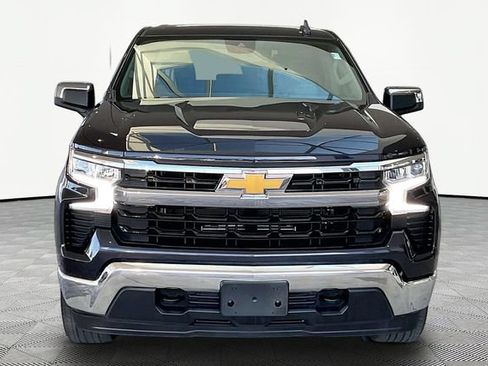 Used 2024 Chevrolet Silverado 1500 LT AWD/4WD image 2