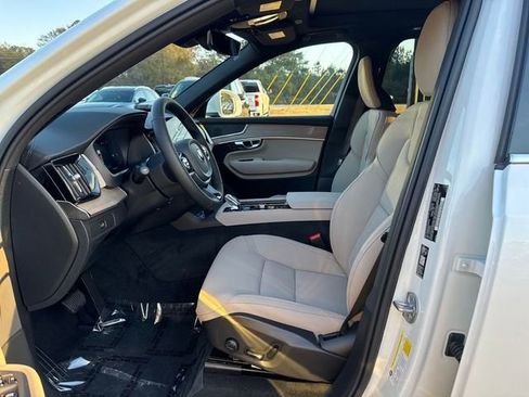 Used 2026 Volvo XC90 B6 Core w/ Protection Package Premier AWD/4WD image 12