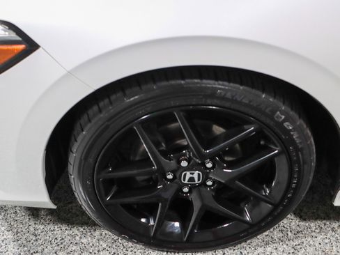 Used 2023 Honda Civic Sport image 11