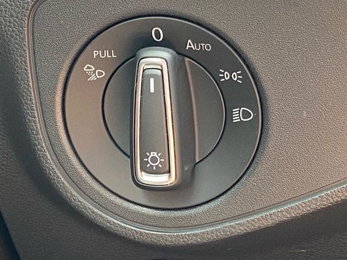 Certified 2022 Volkswagen Atlas SE image 14