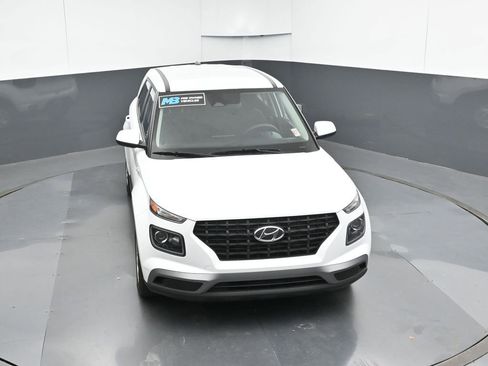 Certified 2025 Hyundai Venue SE image 52