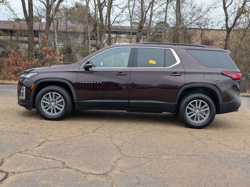 Used 2022 Chevrolet Traverse LT image 7