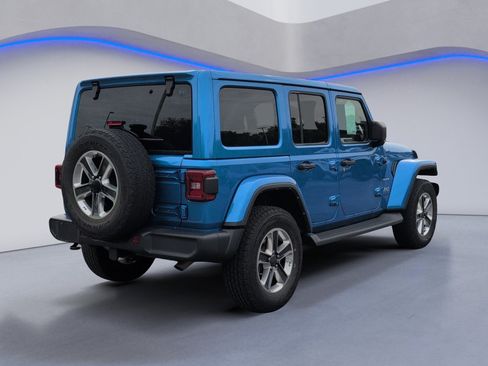 Used 2022 Jeep Wrangler Unlimited Sahara w/ LED Lighting Group AWD/4WD image 5