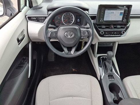 Certified 2022 Toyota Corolla Cross L image 12