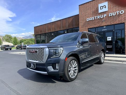 Used 2021 GMC Yukon XL Denali AWD/4WD image 3