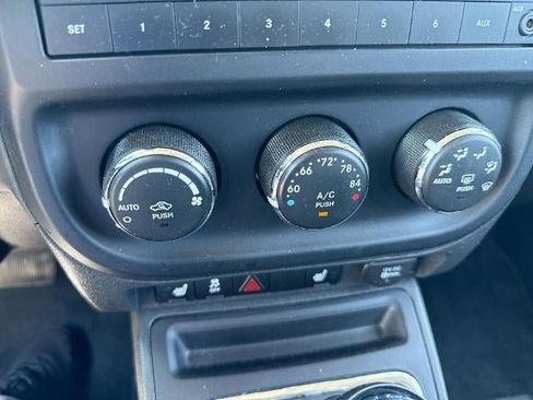 Used 2012 Jeep Patriot Limited AWD/4WD image 11