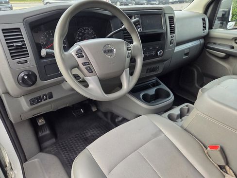 Used 2020 Nissan NV 3500 SV image 10