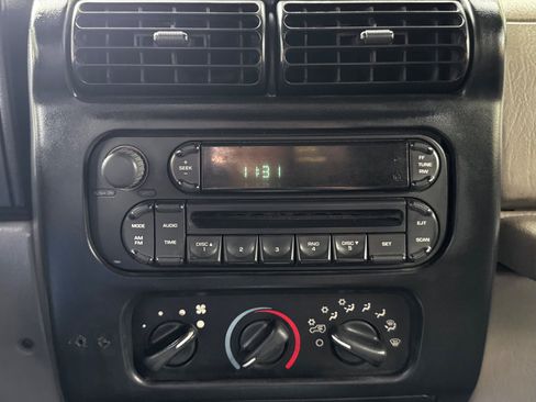 Used 2006 Jeep Wrangler Sport w/ 30" Tire & Wheel Group AWD/4WD image 29
