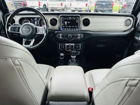 Used 2021 Jeep Wrangler Unlimited Sahara AWD/4WD image 22