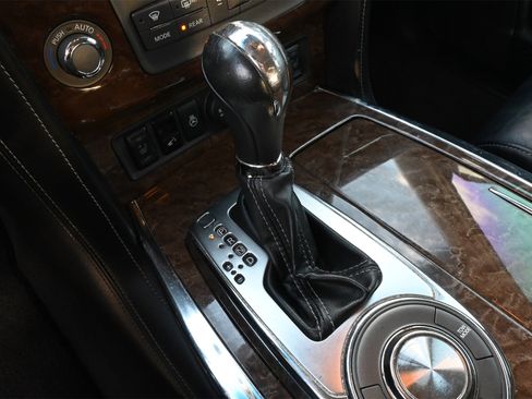 Used 2015 INFINITI QX80 Luxe w/ 22" Wheel Package image 14