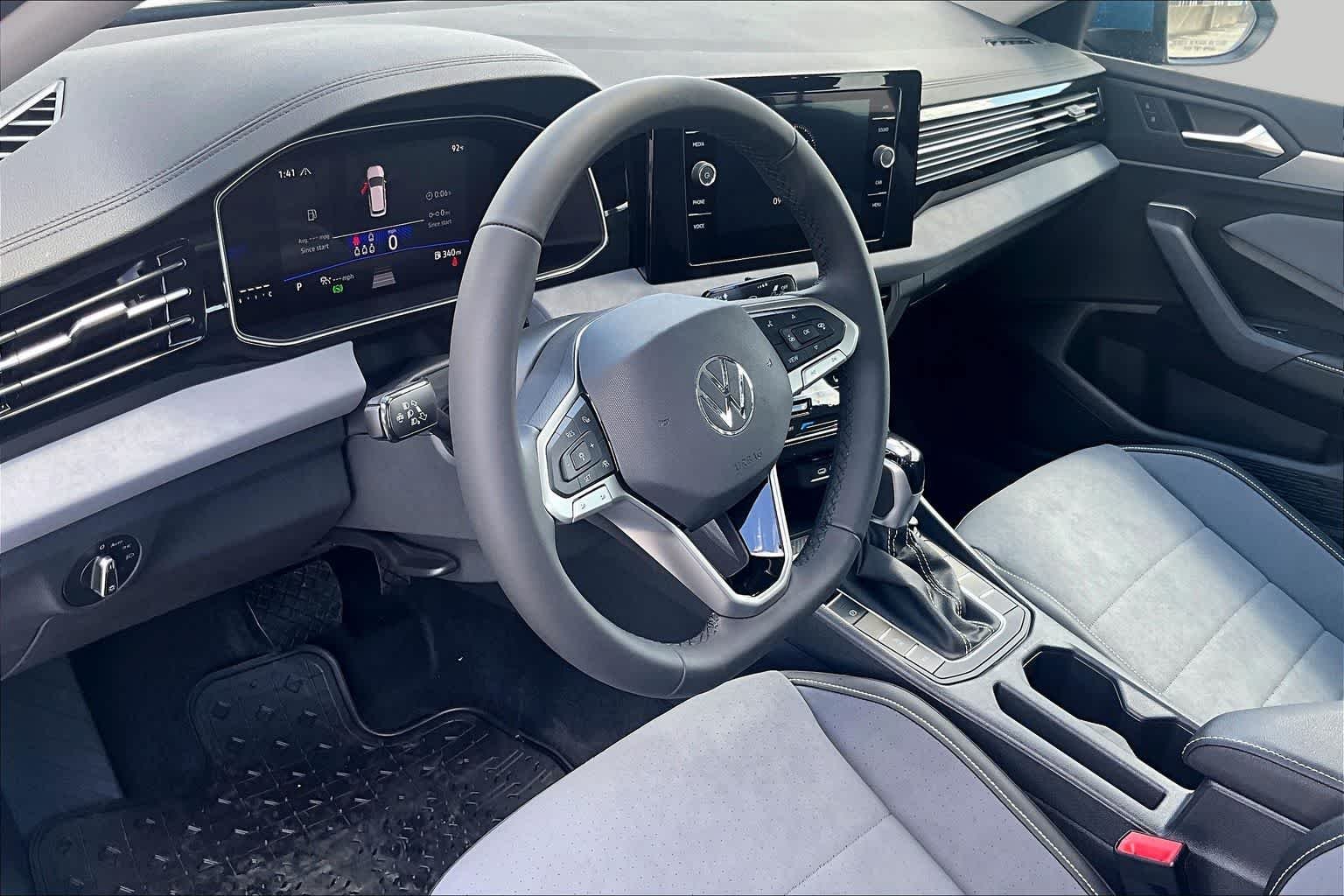 New 2027 Volkswagen Jetta SE FWD image 8