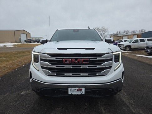 Used 2023 GMC Sierra 1500 SLE image 2