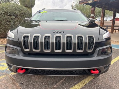 Used 2016 Jeep Cherokee Trailhawk w/ Comfort/Convenience Group image 9