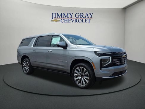 New 2026 Chevrolet Suburban High Country RWD image 7
